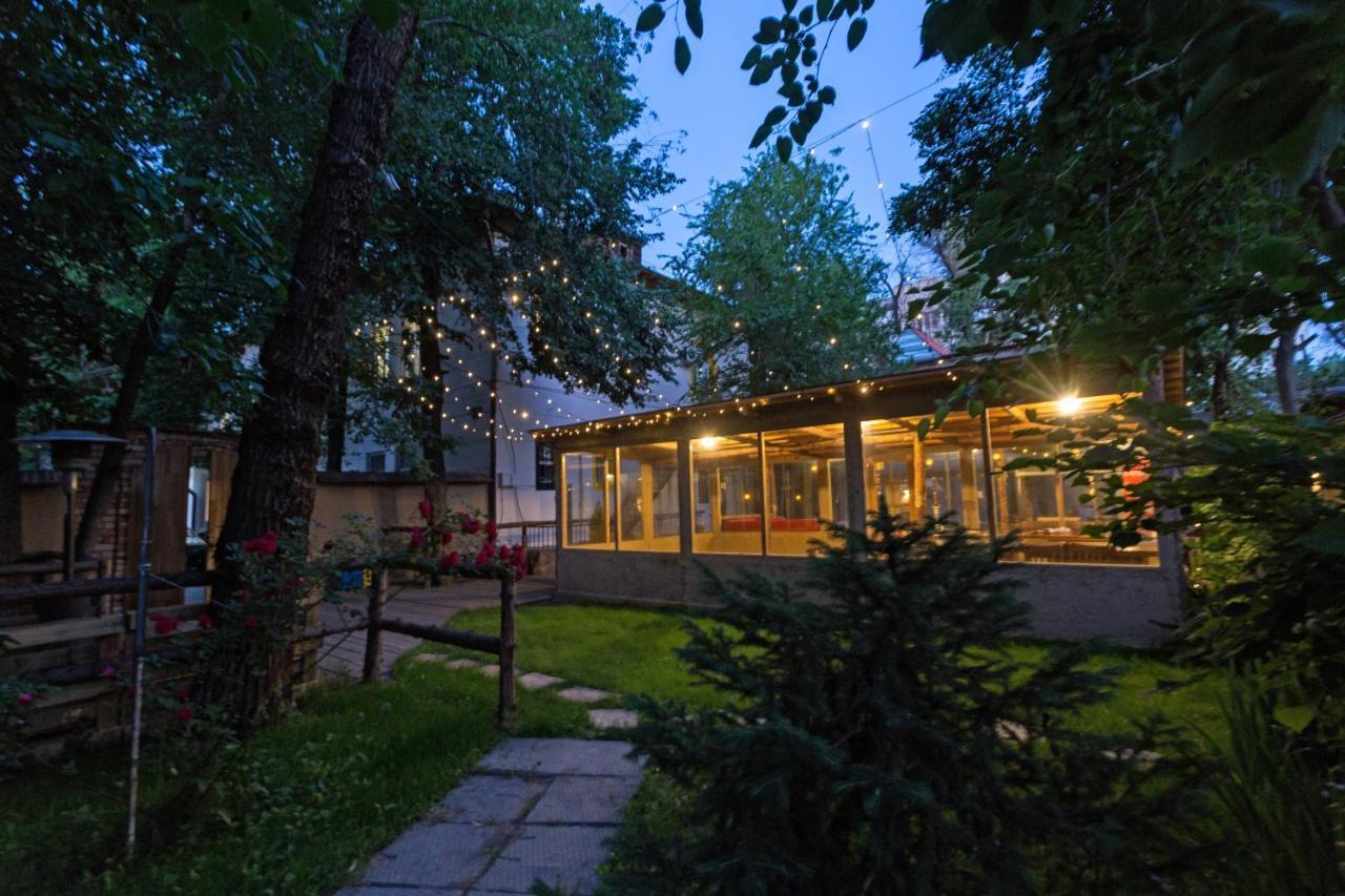 Koisha Hostel Bishkek Exterior photo